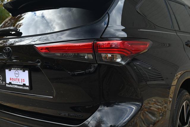 used 2022 Toyota Highlander car, priced at $31,485