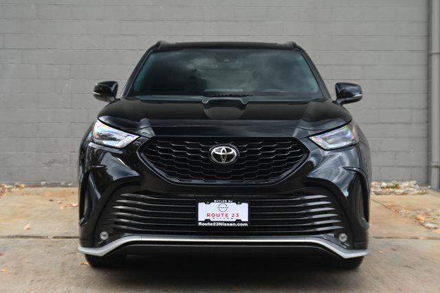 used 2022 Toyota Highlander car, priced at $31,485