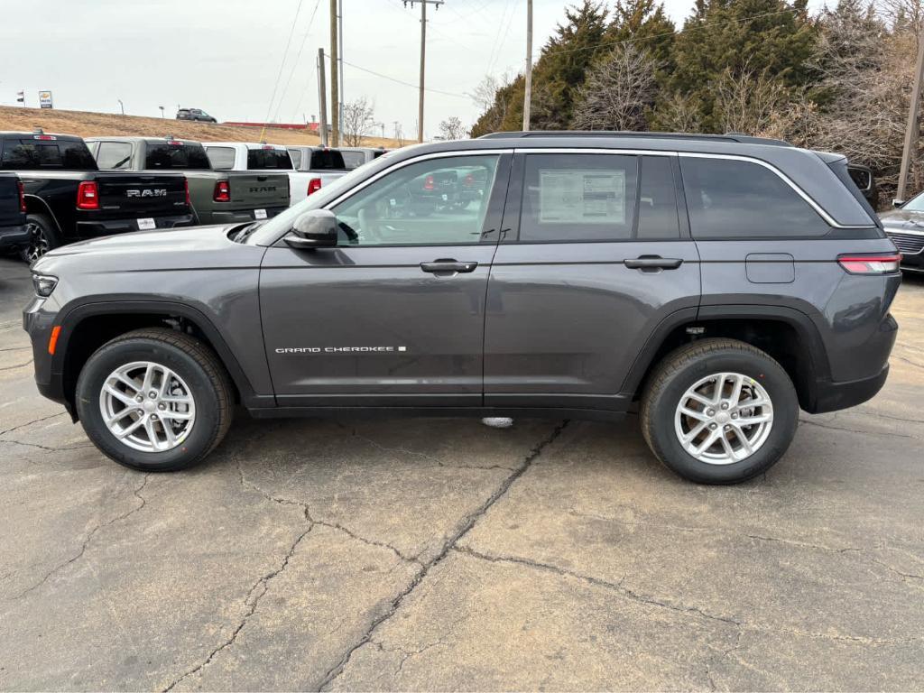 new 2025 Jeep Grand Cherokee car, priced at $32,975