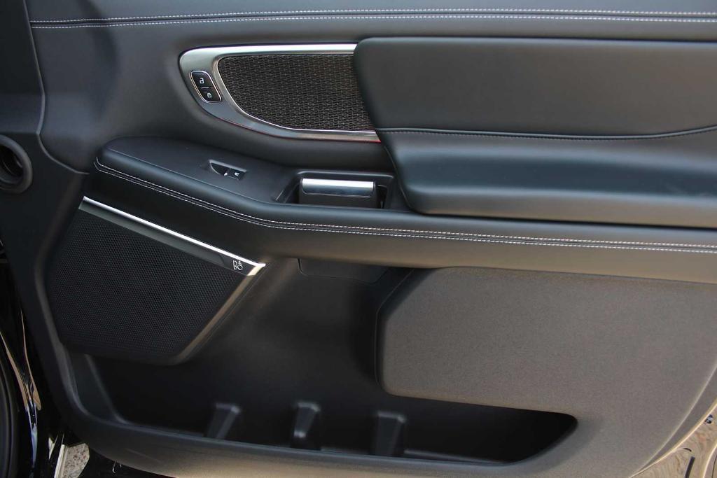 new 2025 Ford Expedition car, priced at $80,230