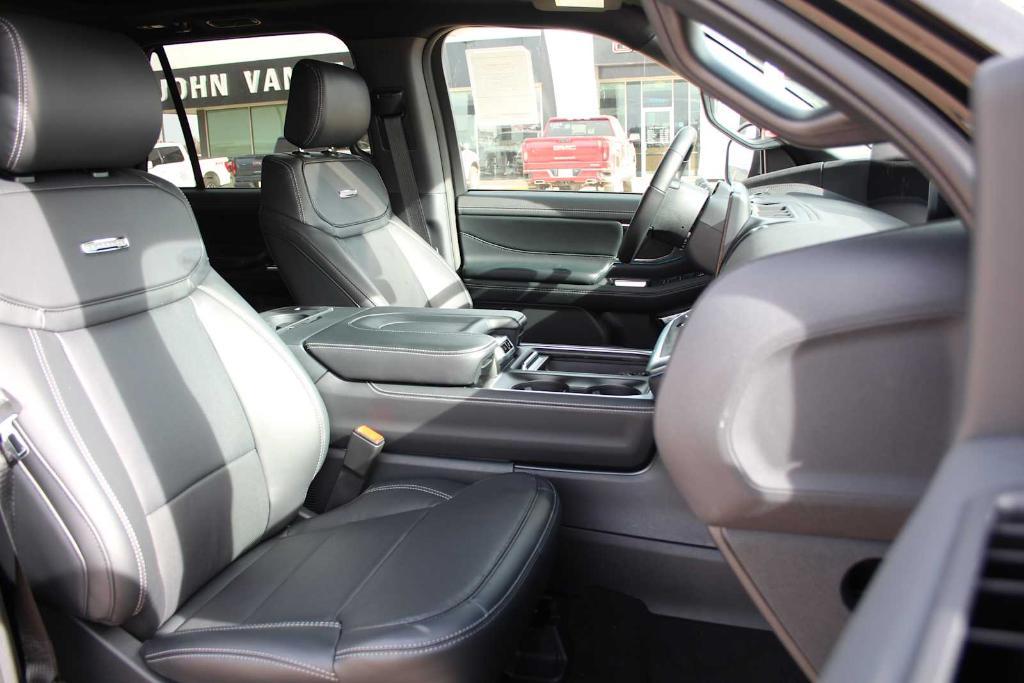 new 2025 Ford Expedition car, priced at $80,230