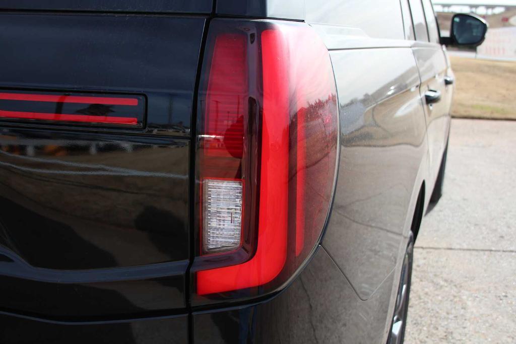 new 2025 Ford Expedition car, priced at $80,230