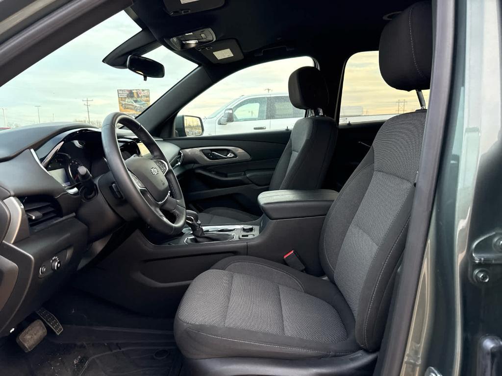 used 2023 Chevrolet Traverse car, priced at $31,330
