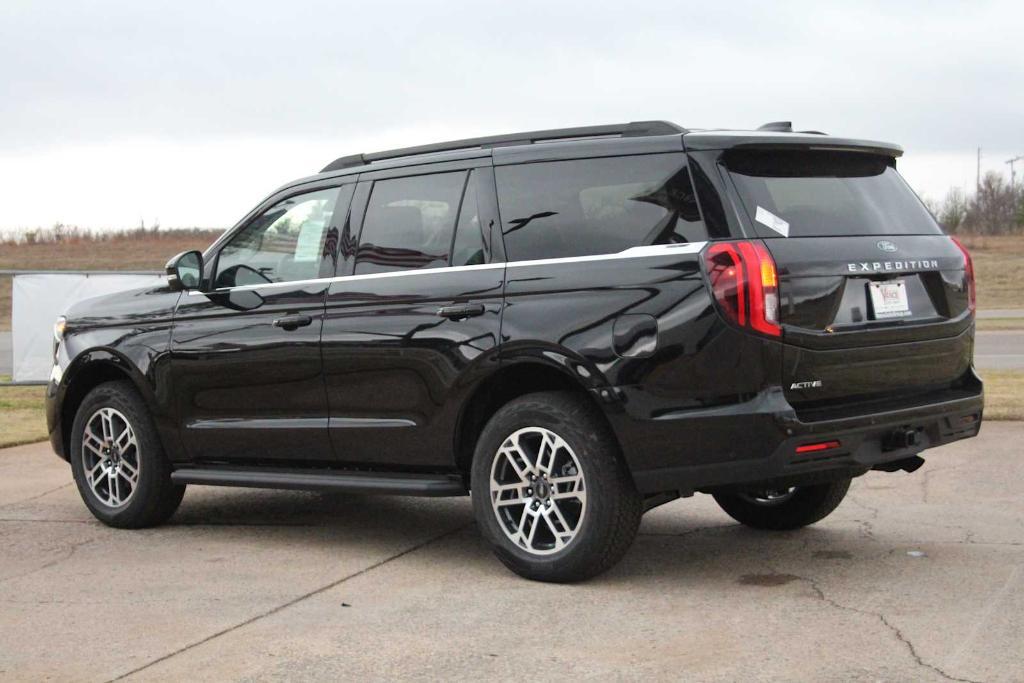 new 2025 Ford Expedition car, priced at $68,345