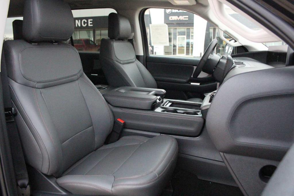 new 2025 Ford Expedition car, priced at $68,345