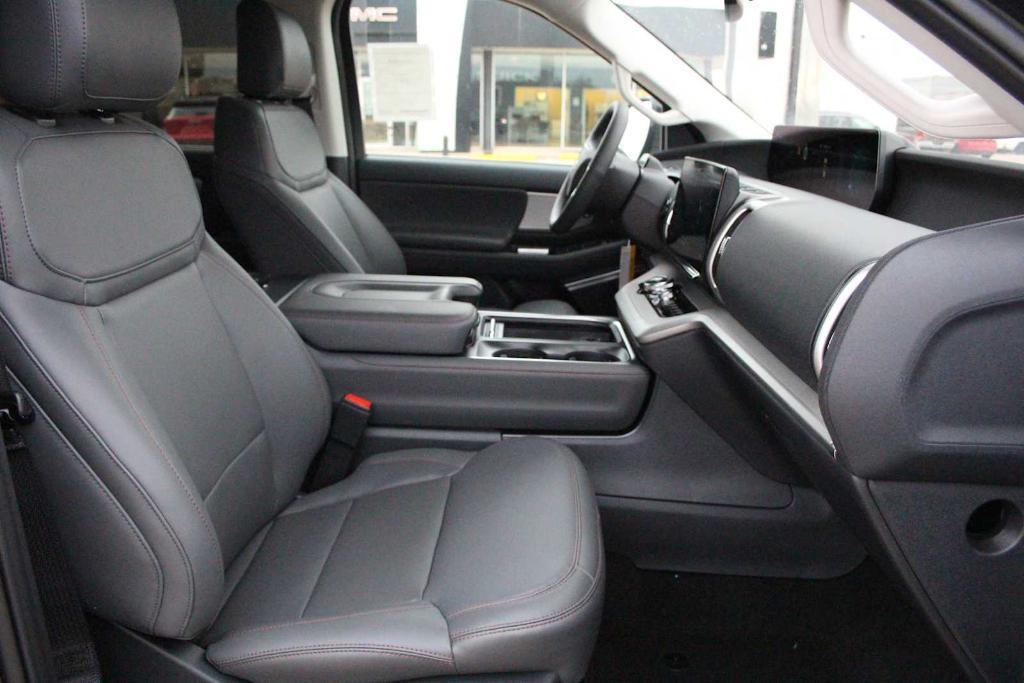 new 2025 Ford Expedition car, priced at $68,345