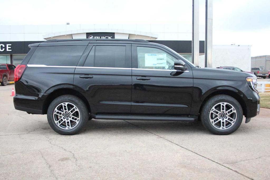 new 2025 Ford Expedition car, priced at $68,345