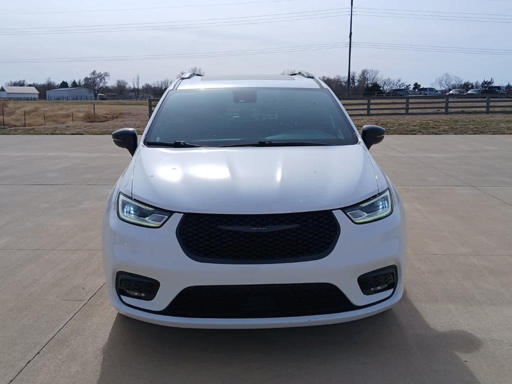 used 2025 Chrysler Pacifica car, priced at $35,000