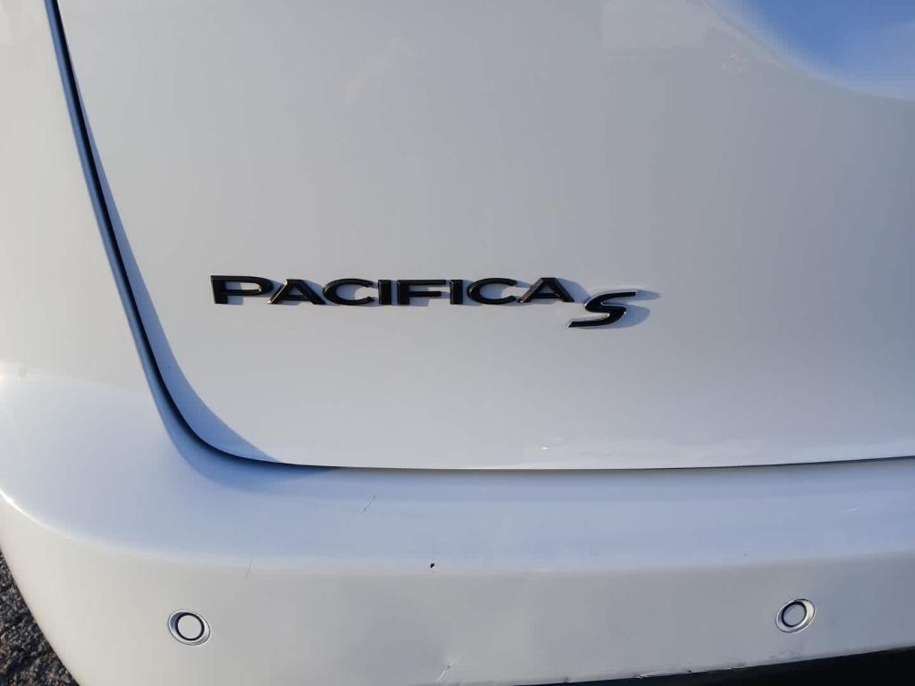 used 2025 Chrysler Pacifica car, priced at $35,000