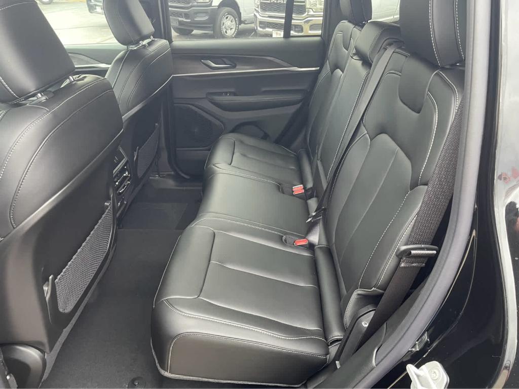 new 2025 Jeep Grand Cherokee car, priced at $43,485