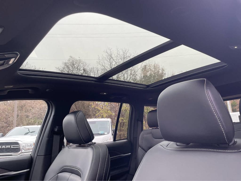 new 2025 Jeep Grand Cherokee car, priced at $43,485