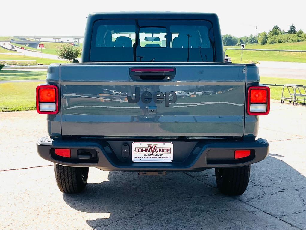 new 2025 Jeep Gladiator car, priced at $36,890