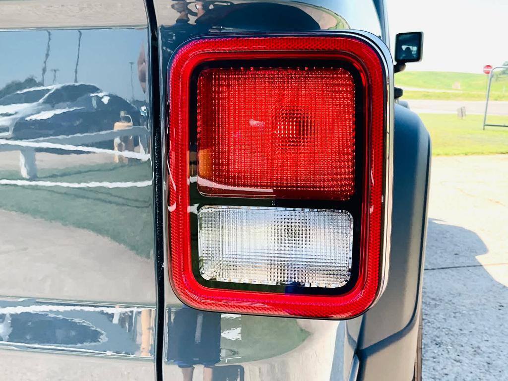 new 2025 Jeep Gladiator car, priced at $36,890