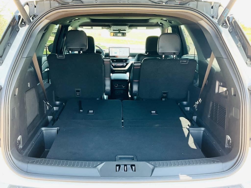 new 2025 Ford Explorer car, priced at $52,265