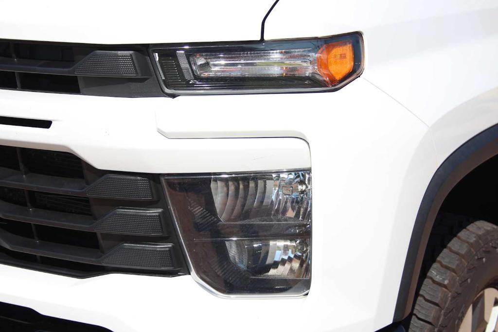 used 2024 Chevrolet Silverado 2500 car, priced at $39,274