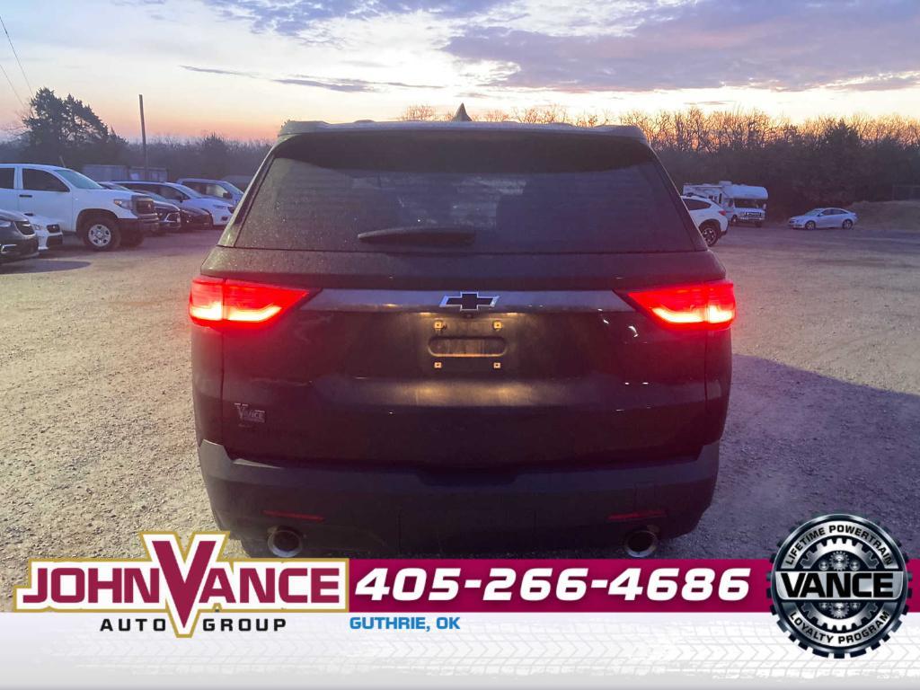 used 2021 Chevrolet Traverse car, priced at $17,000