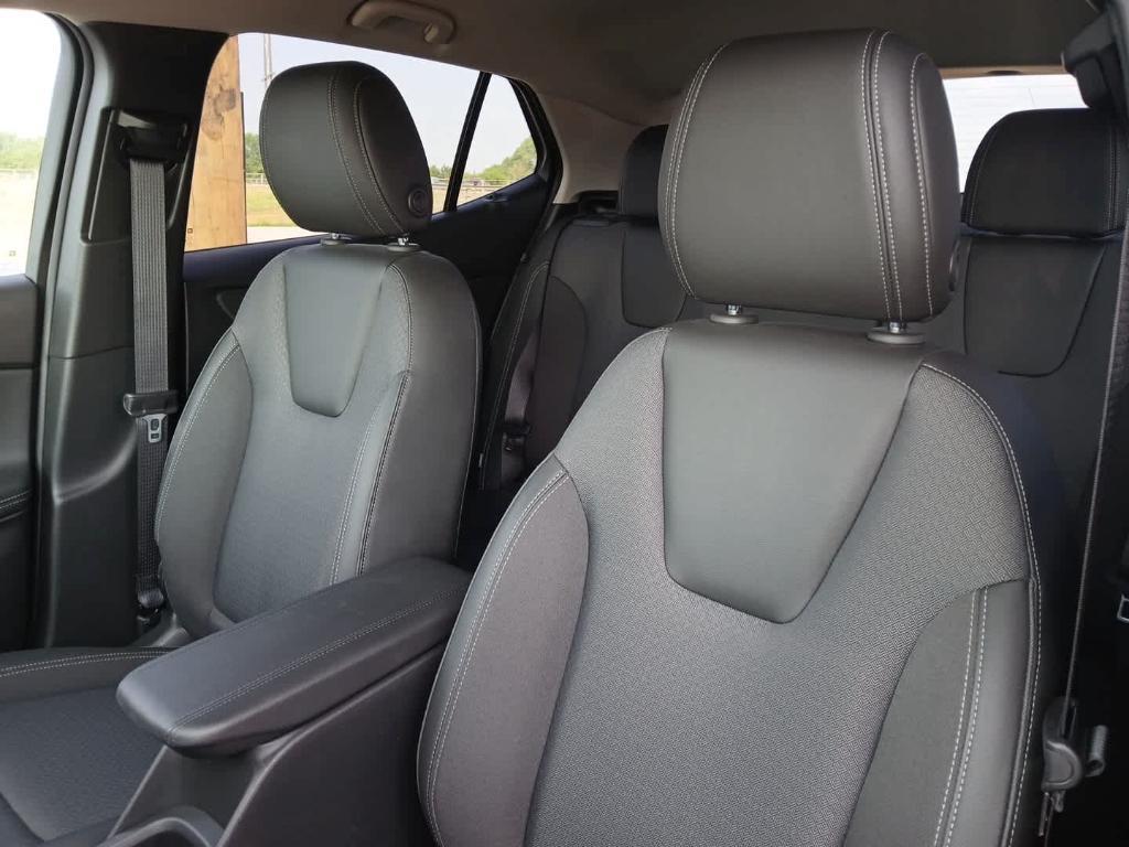 used 2025 Buick Encore GX car, priced at $25,499
