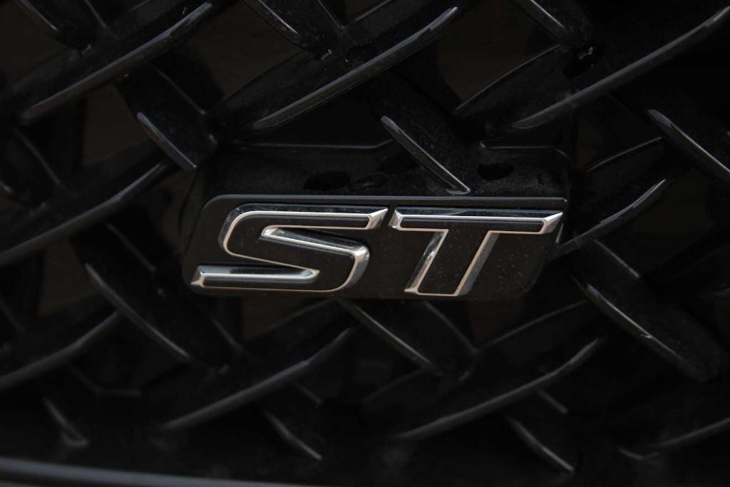 new 2026 Buick Envision car, priced at $45,839