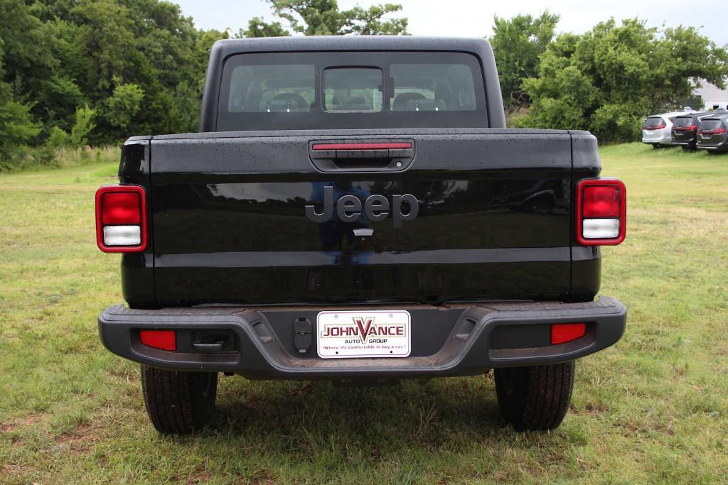 new 2026 Jeep Gladiator car, priced at $40,515