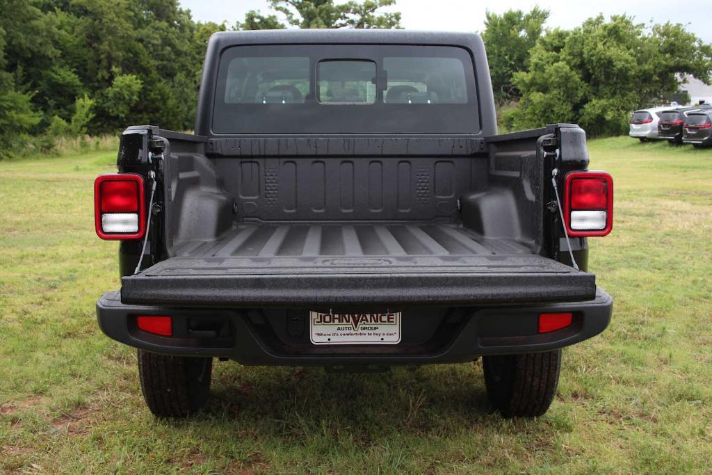 new 2026 Jeep Gladiator car, priced at $40,515