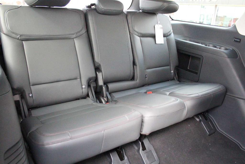 new 2025 Ford Expedition car, priced at $68,385