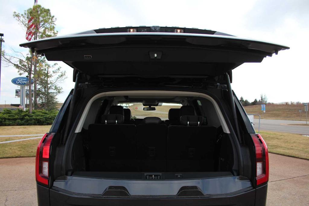 new 2025 Ford Expedition car, priced at $68,385