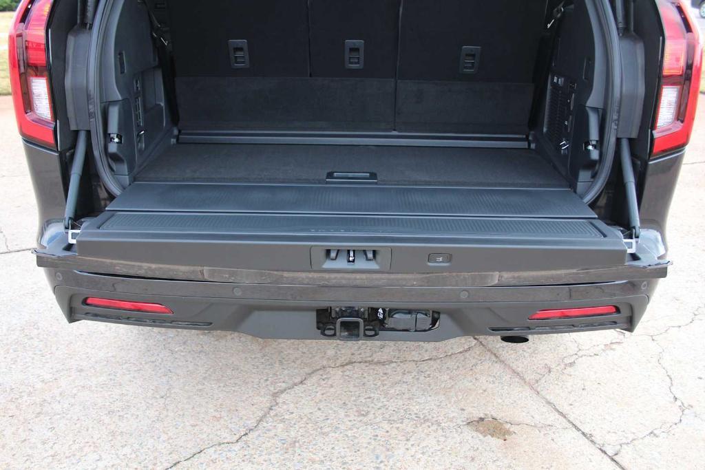 new 2025 Ford Expedition car, priced at $68,385