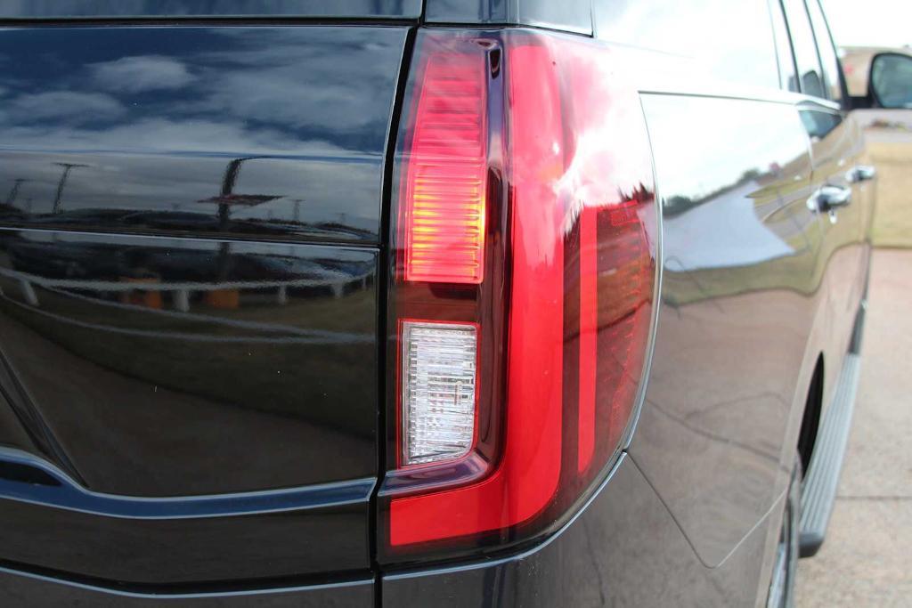 new 2025 Ford Expedition car, priced at $68,385