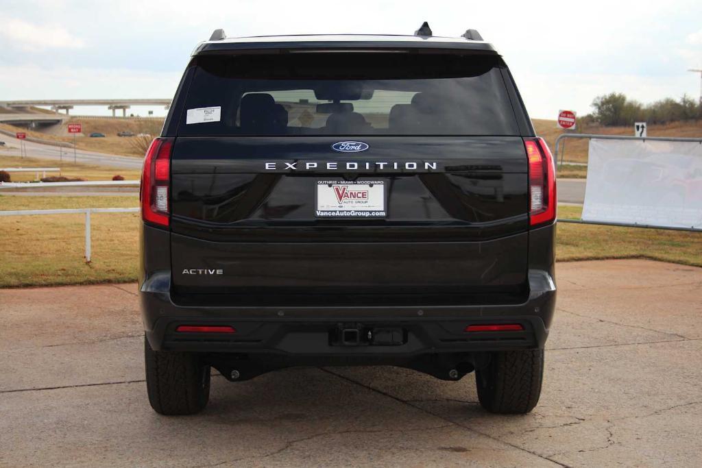 new 2025 Ford Expedition car, priced at $68,385