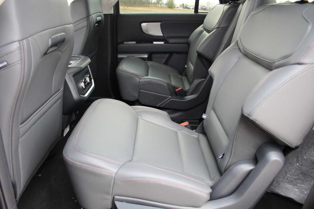 new 2025 Ford Expedition car, priced at $68,385