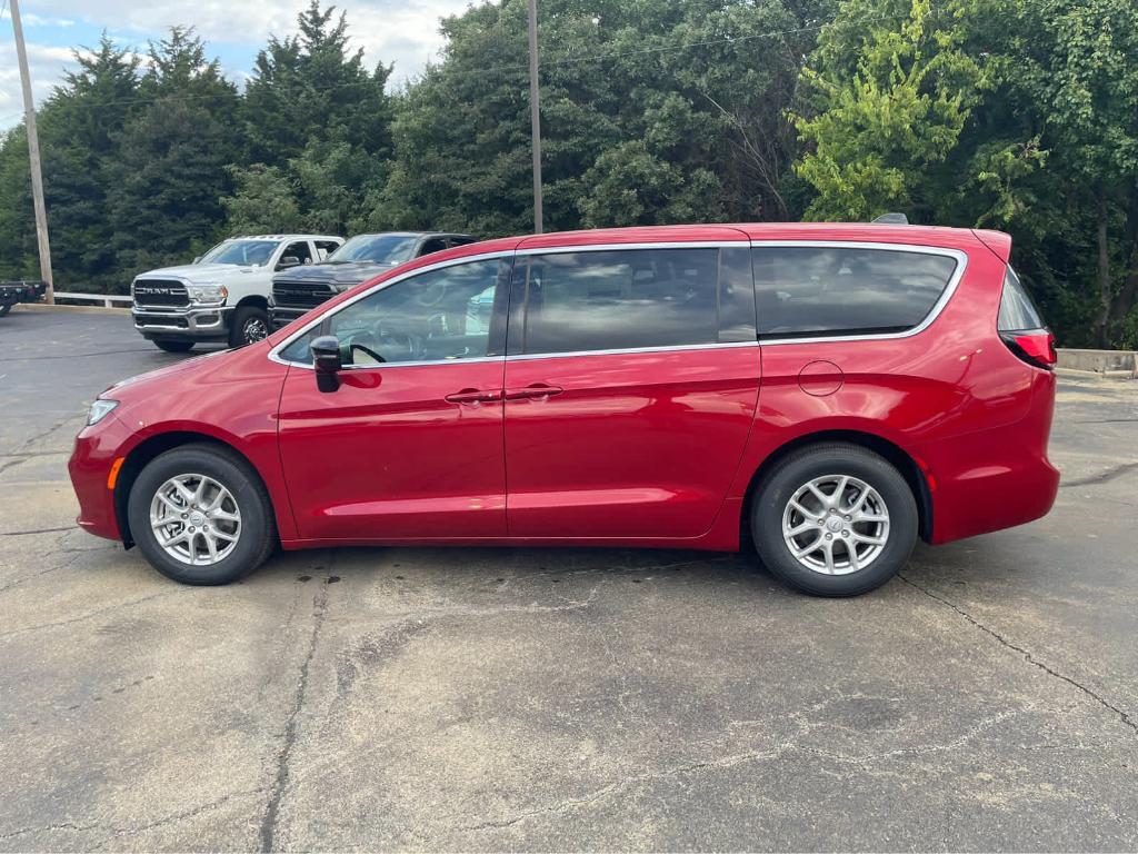new 2026 Chrysler Pacifica car, priced at $39,775
