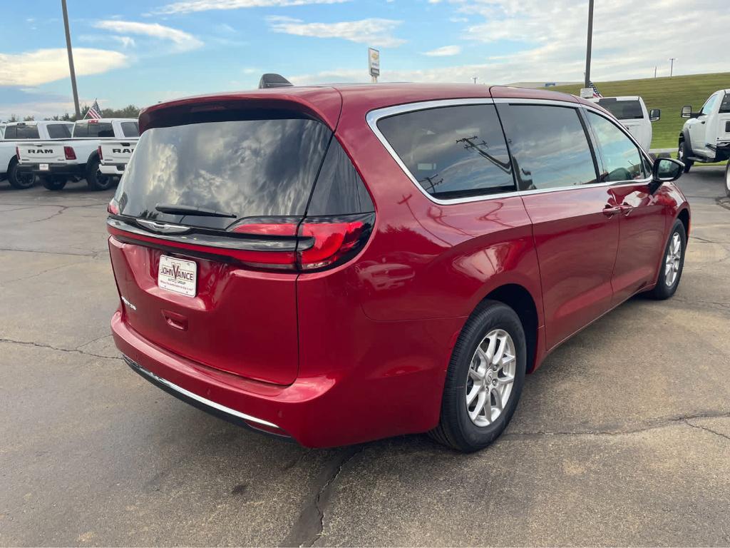 new 2026 Chrysler Pacifica car, priced at $39,775
