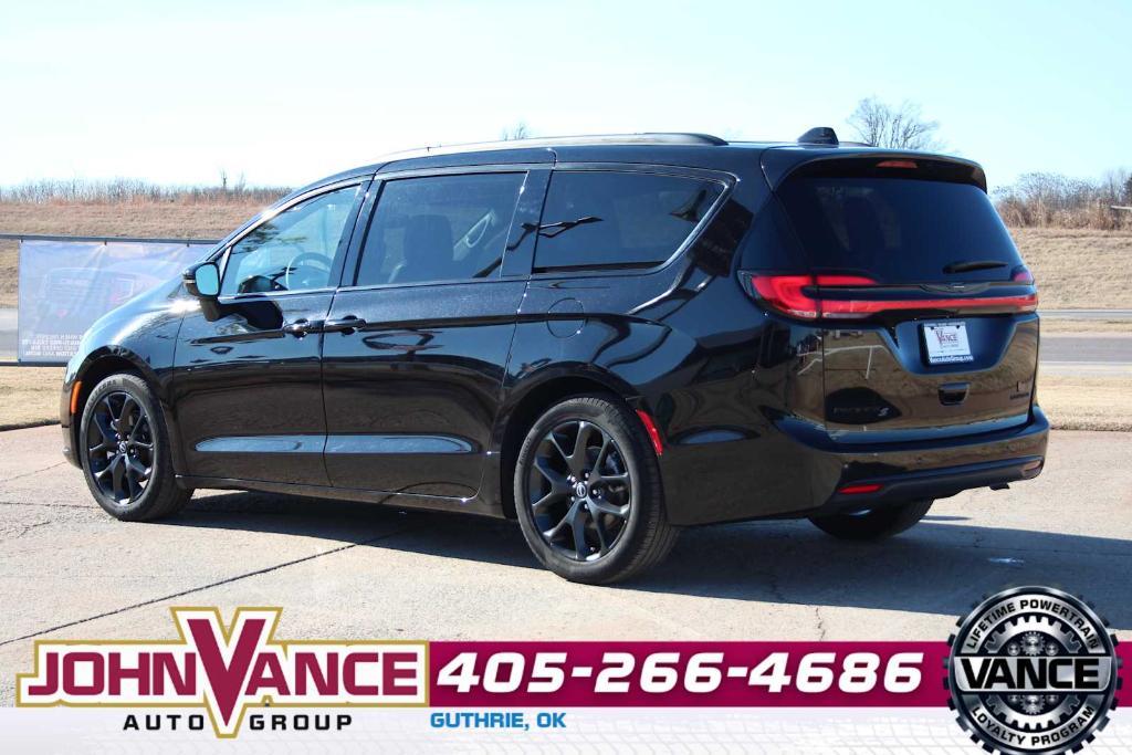 used 2025 Chrysler Pacifica car, priced at $33,750