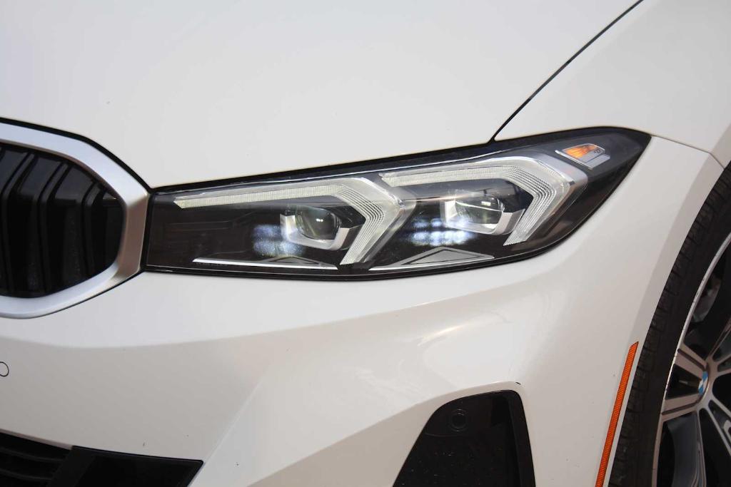 BMW 3 Series view 6