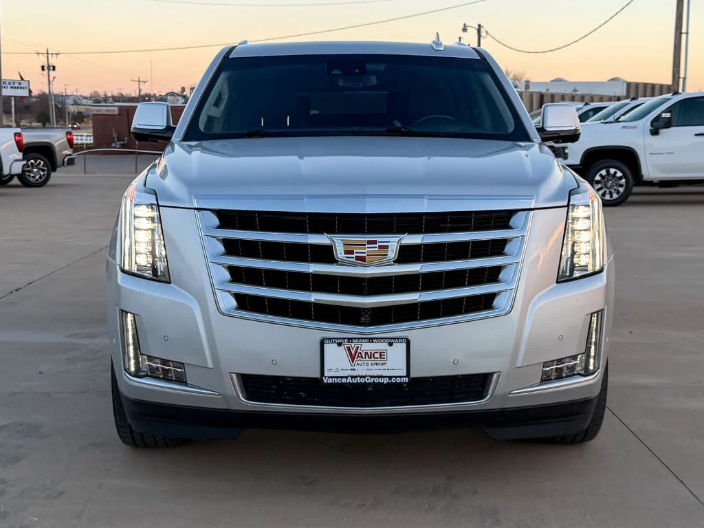 used 2019 Cadillac Escalade ESV car, priced at $31,997
