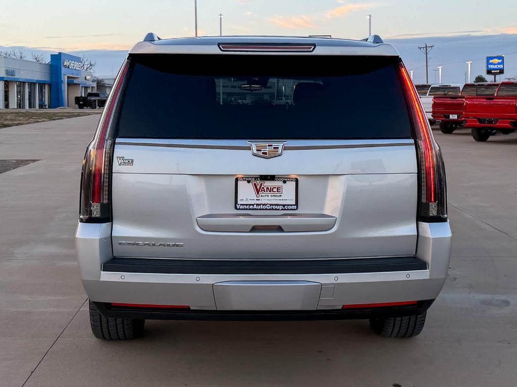 used 2019 Cadillac Escalade ESV car, priced at $31,997