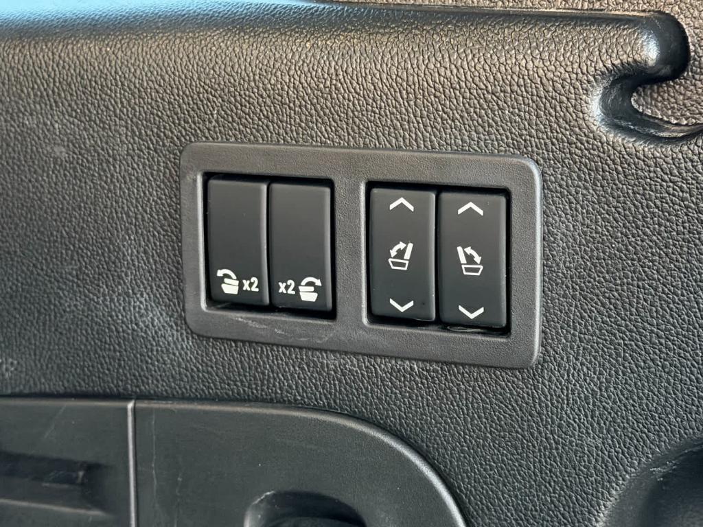 used 2019 Cadillac Escalade ESV car, priced at $31,997