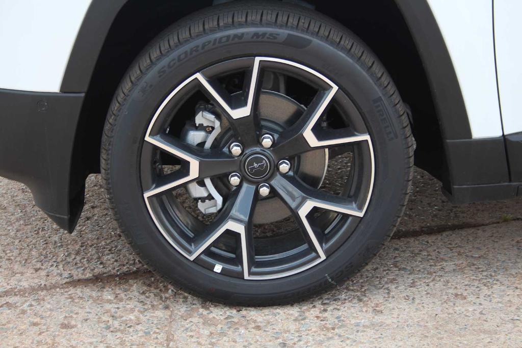 new 2026 Jeep Cherokee car, priced at $42,209