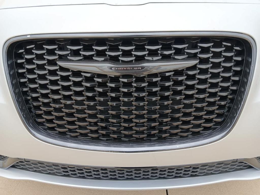 used 2022 Chrysler 300 car, priced at $22,154