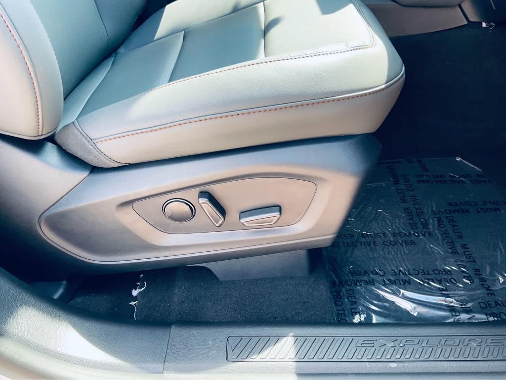 new 2025 Ford Explorer car, priced at $44,175