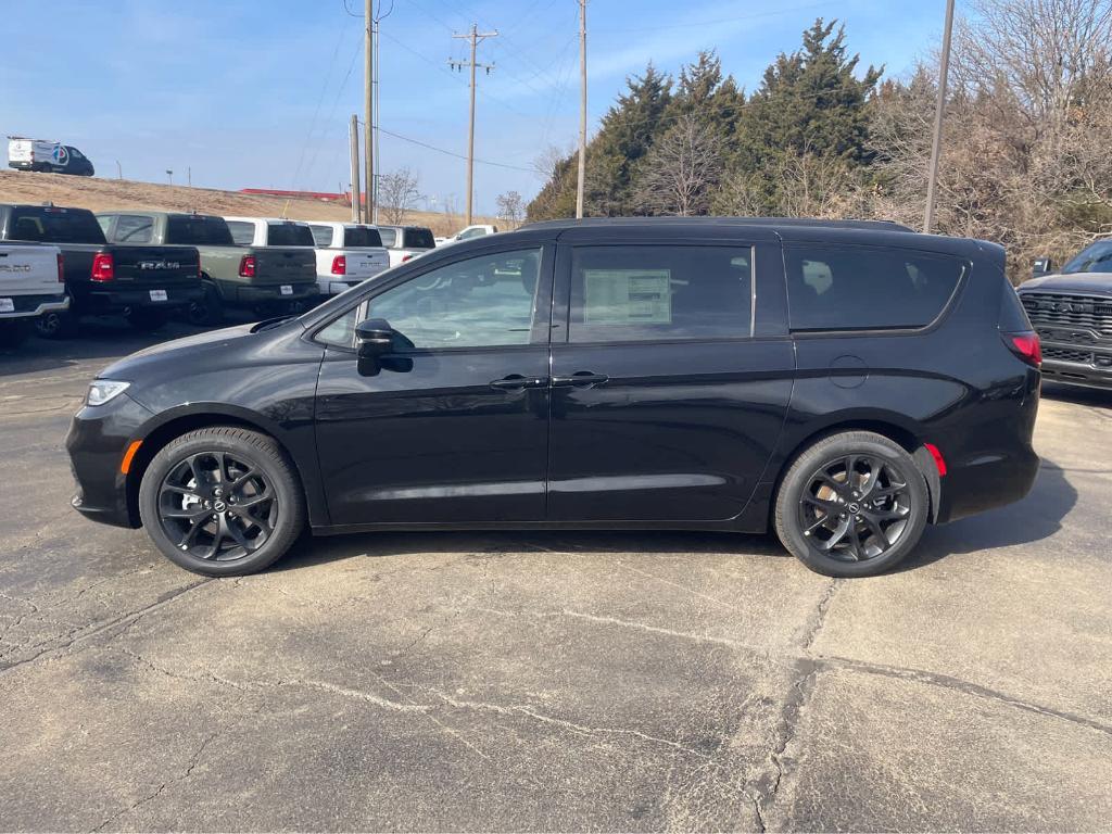 new 2026 Chrysler Pacifica car, priced at $41,410
