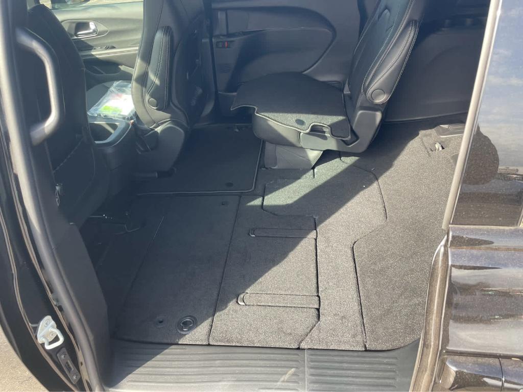 new 2026 Chrysler Pacifica car, priced at $41,410