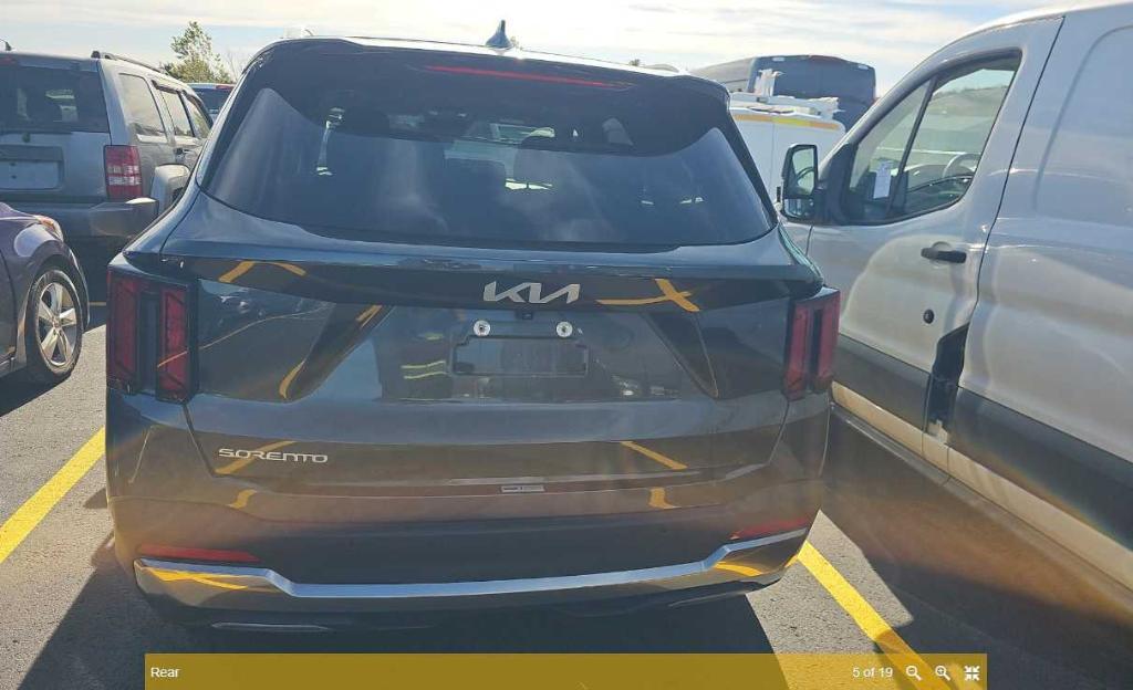 used 2024 Kia Sorento car, priced at $28,367