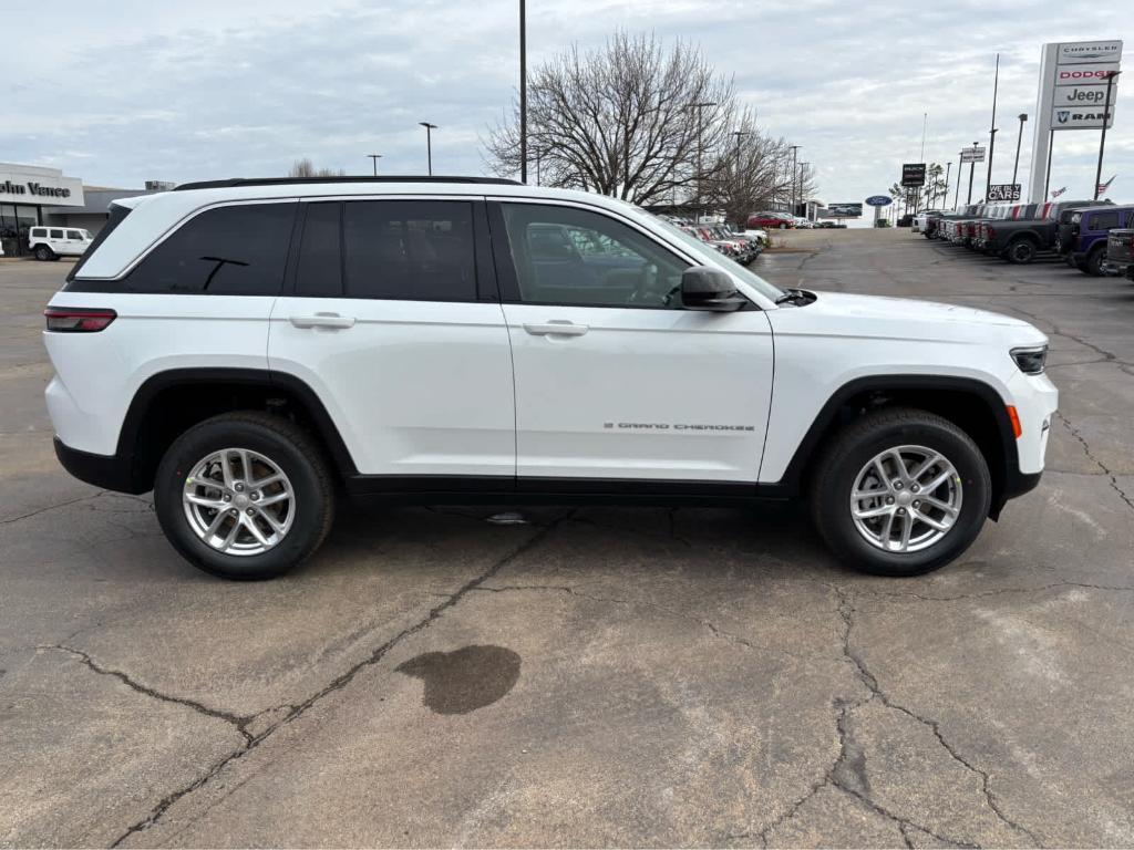 new 2025 Jeep Grand Cherokee car, priced at $32,880