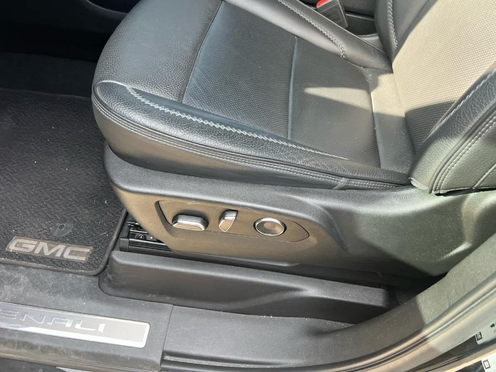 used 2021 GMC Yukon car, priced at $58,340