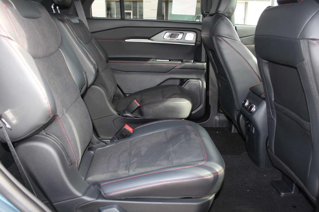 new 2025 Ford Explorer car, priced at $60,805