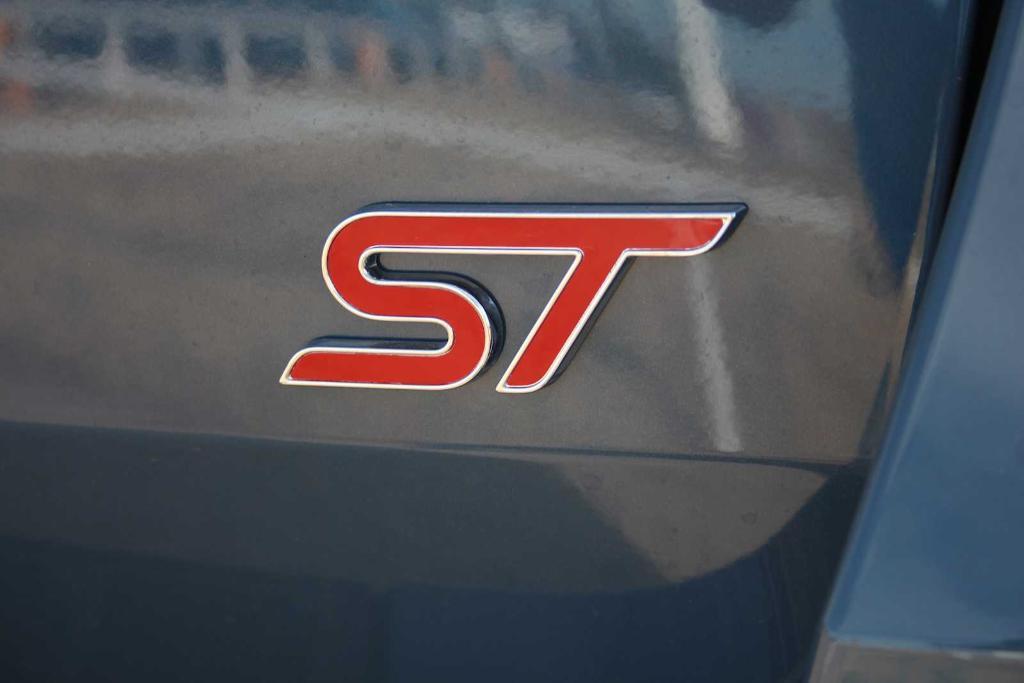 new 2025 Ford Explorer car, priced at $60,805