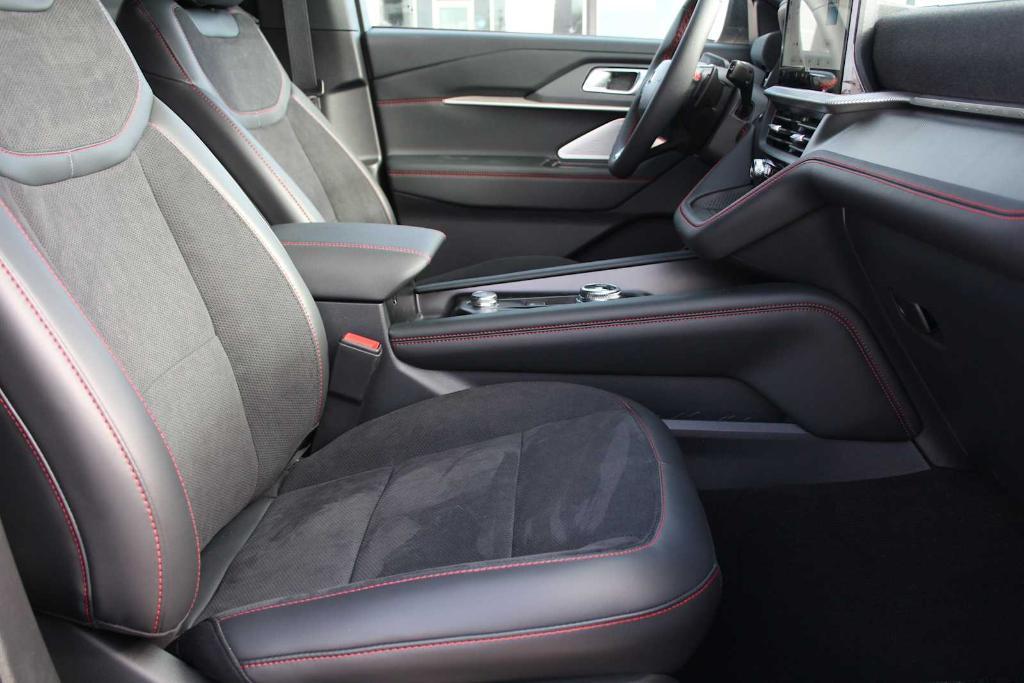 new 2025 Ford Explorer car, priced at $60,805