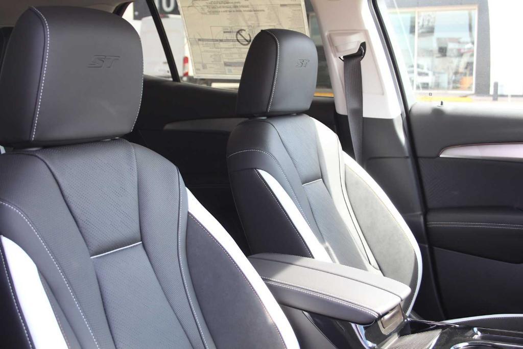 new 2026 Buick Envision car, priced at $44,489