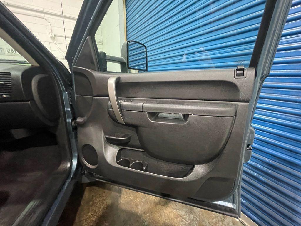 used 2013 GMC Sierra 2500 car, priced at $24,999